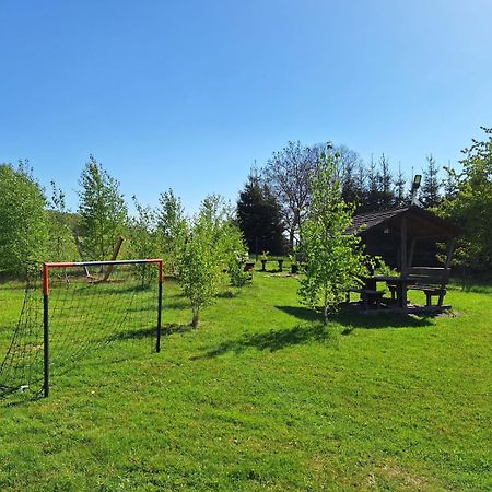 Camping, Zabierz Wlasny Namiot Kameralne Pole Namiotowe Z Basenem Kinem Plenerowym Miejscem Na Ognisko I Placem Zabaw Zywe Zwierzeta Agroturystyka Giebultow (Lwowek Slaski) Exterior foto