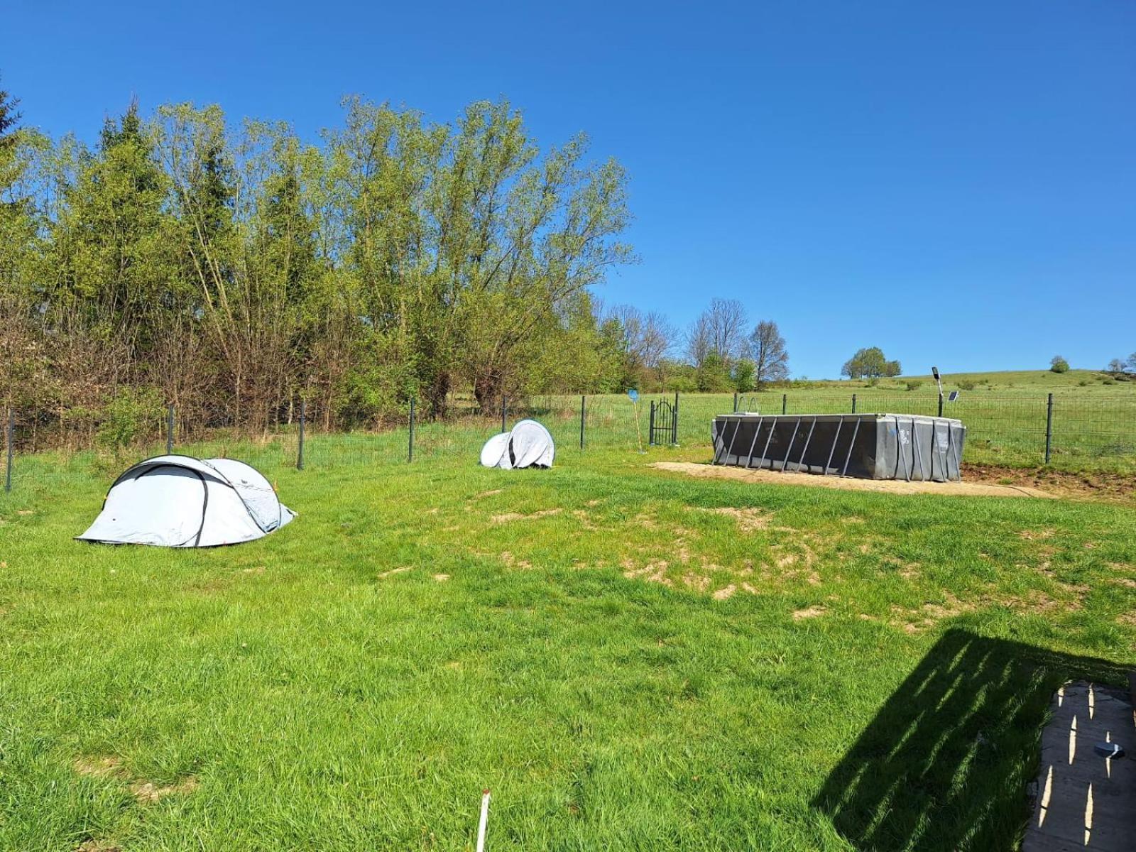 Camping, Zabierz Wlasny Namiot Kameralne Pole Namiotowe Z Basenem Kinem Plenerowym Miejscem Na Ognisko I Placem Zabaw Zywe Zwierzeta Agroturystyka Giebultow (Lwowek Slaski) Exterior foto