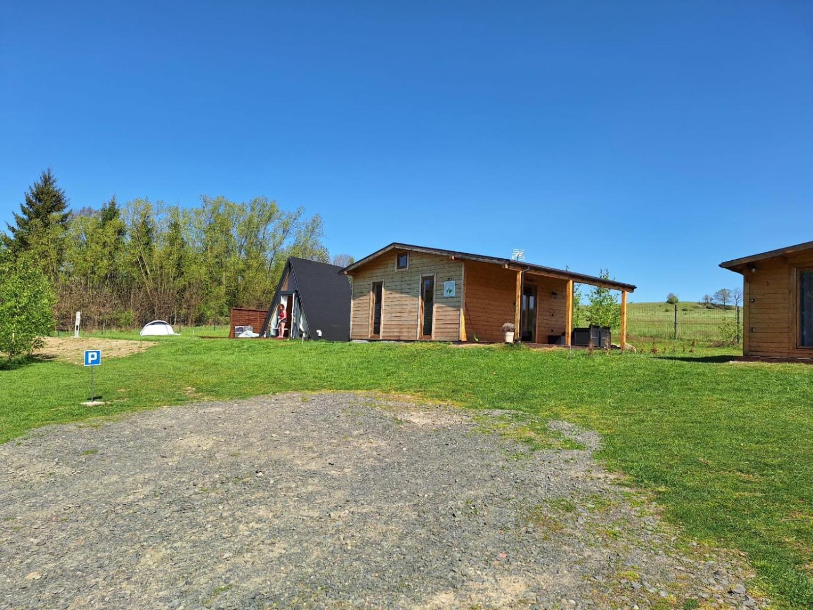 Camping, Zabierz Wlasny Namiot Kameralne Pole Namiotowe Z Basenem Kinem Plenerowym Miejscem Na Ognisko I Placem Zabaw Zywe Zwierzeta Agroturystyka Giebultow (Lwowek Slaski) Exterior foto